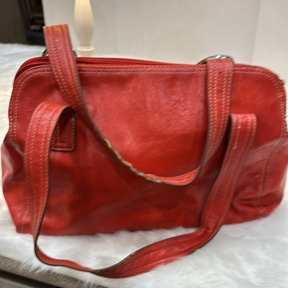 Vintage Sag Harbor Red, soft faux leather double adjustable shoulder straps - Picture 3 of 13